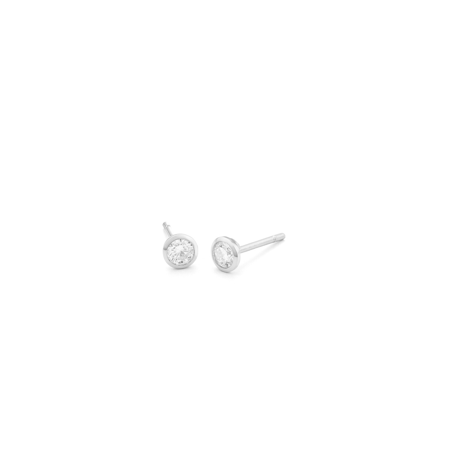 Achat Boucles d'oreilles puces en or blanc et diamants de 0.25ct