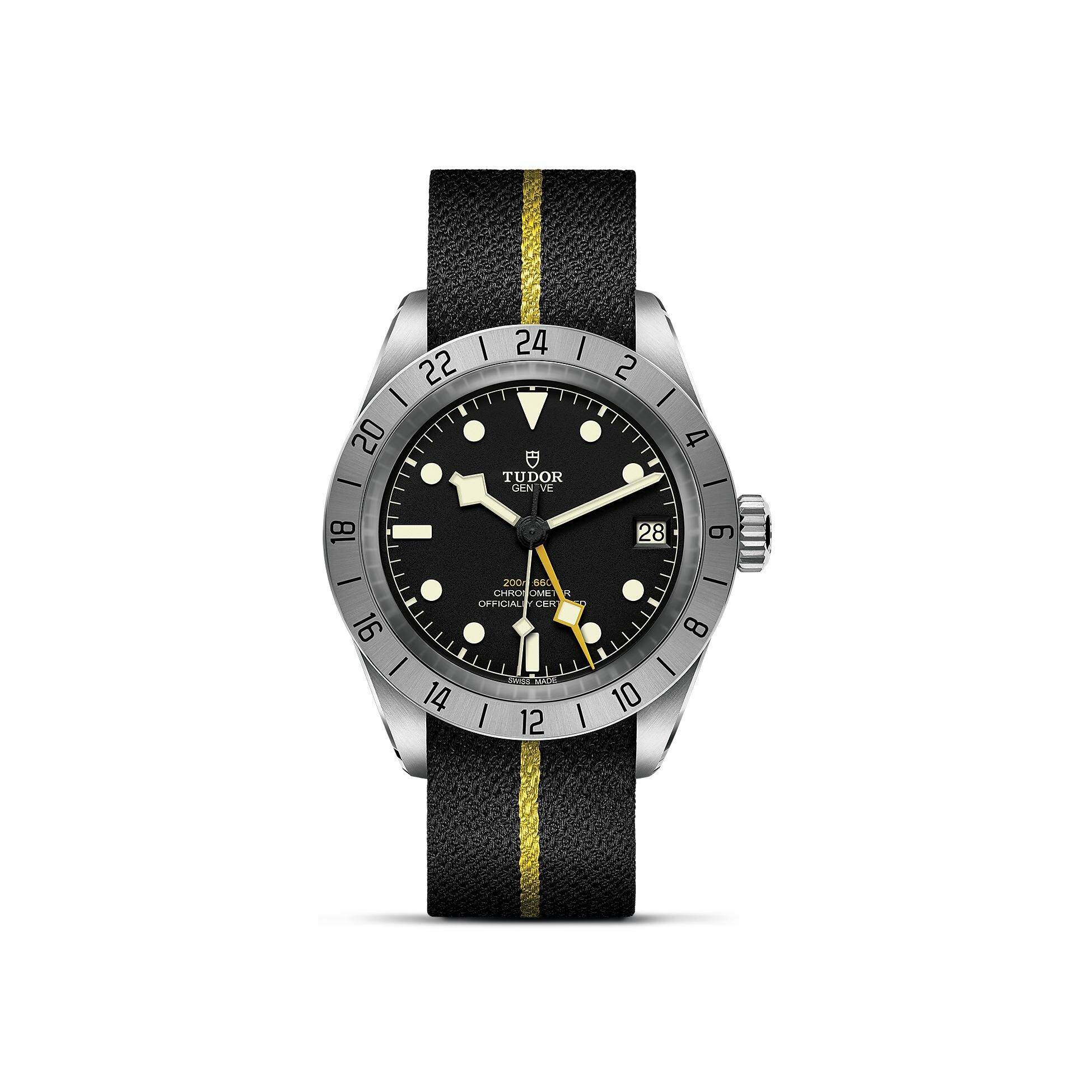 Achat Montre TUDOR Black Bay Pro boîtier en acier 39 mm, bracelet en tissu noir avec bande jaune