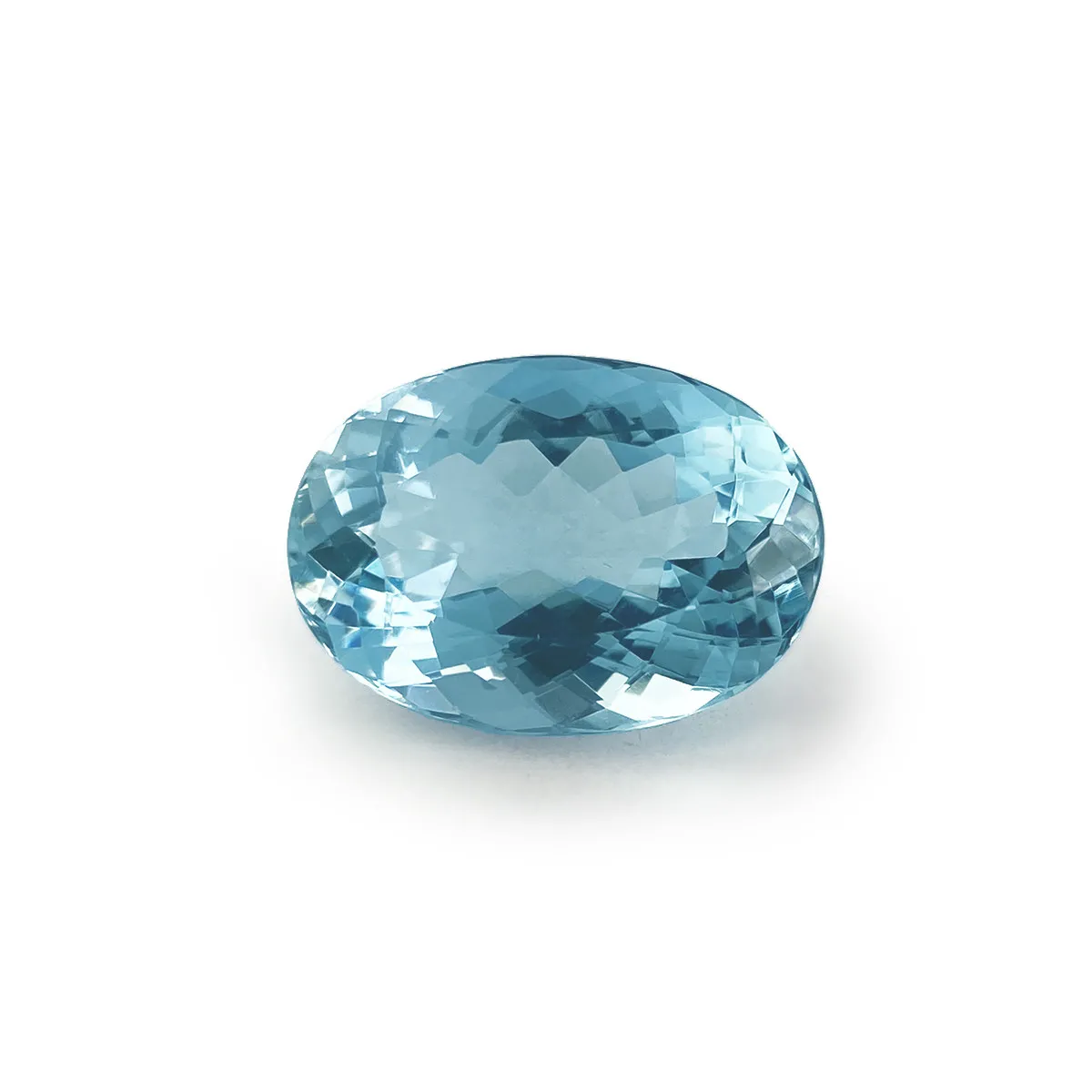 Aigue-marine bleue forme ovale 13 ct